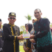 Guru SMP Negeri 5 Sangatta Utara Terima Penghargaan Literasi Pemkab Kutim