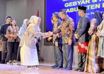 Pemkab Kutim Beri Penghargaan Ketaatan Pajak melalui Gebyar dan Reward Pajak 2025