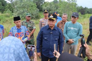 Wabup Mahyunadi Tinjau Proyek Pasar Terintegrasi Pelabuhan di Sangkulirang