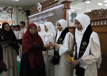 Dari Wisuda 11 Santri Ponpes Adab, Bupati Tegaskan Al-Qur’an Tonggak Kehidupan