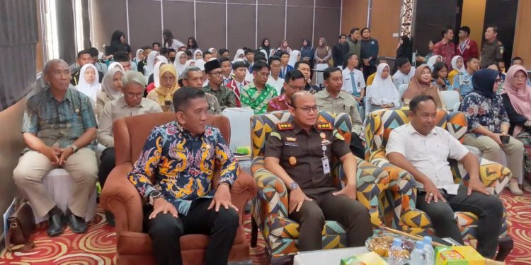 Dispora–Kejari Kutim Kolaborasi Bentuk Gerakan Pelajar Sadar Hukum Lewat Forum OSIS dan Future Leader Conference