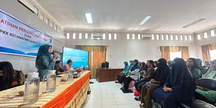 Gerakan Pekarangan Produktif Hidupkan Usaha Rumahan, PKK Sangatta Utara Latih Warga Bikin Teh Herbal