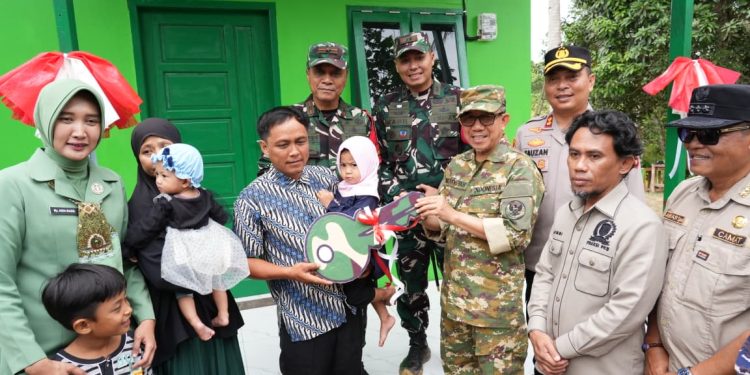 Program TMMD Tingkatkan Kualitas Hidup Warga Desa Suka Rahmat, Kutim