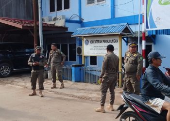 Pendekatan Persuasif Satpol PP Sering Diabaikan PKL di Trotoar dan Bahu Jalan