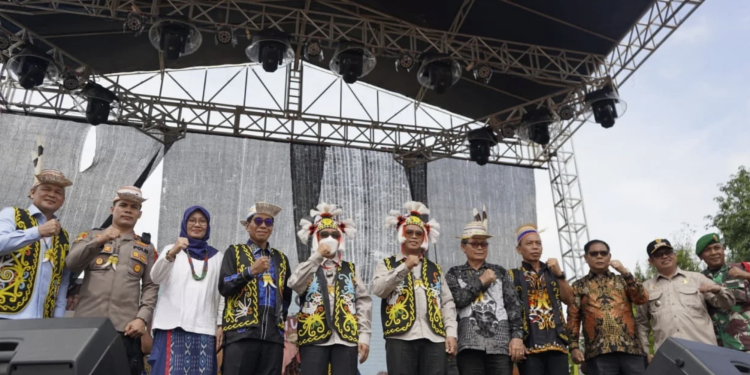 Menyumpit hingga Tari Tradisional Warnai Festival UFAH di Miau Baru